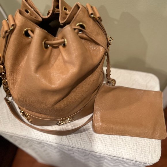 CHANEL VINTAGE Triple CC Bucket Bag - Almost New-hardly been used - Picture 2 of 8